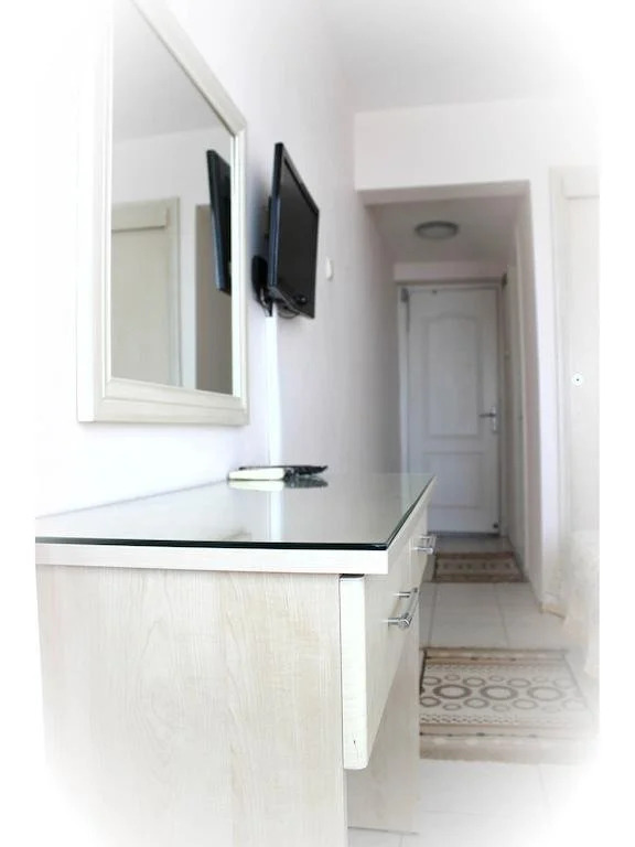 Can Karaburun Hotel
