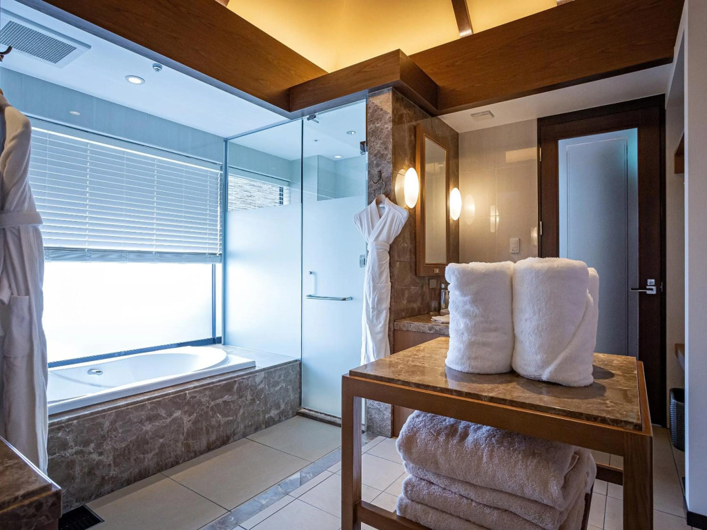 Okinawa Kariyushi Resort Exes Naha