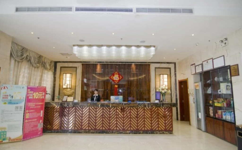 GreenTree Inn Hubei Huanggang Hong An Wal-Mart Plaza Business Hotel