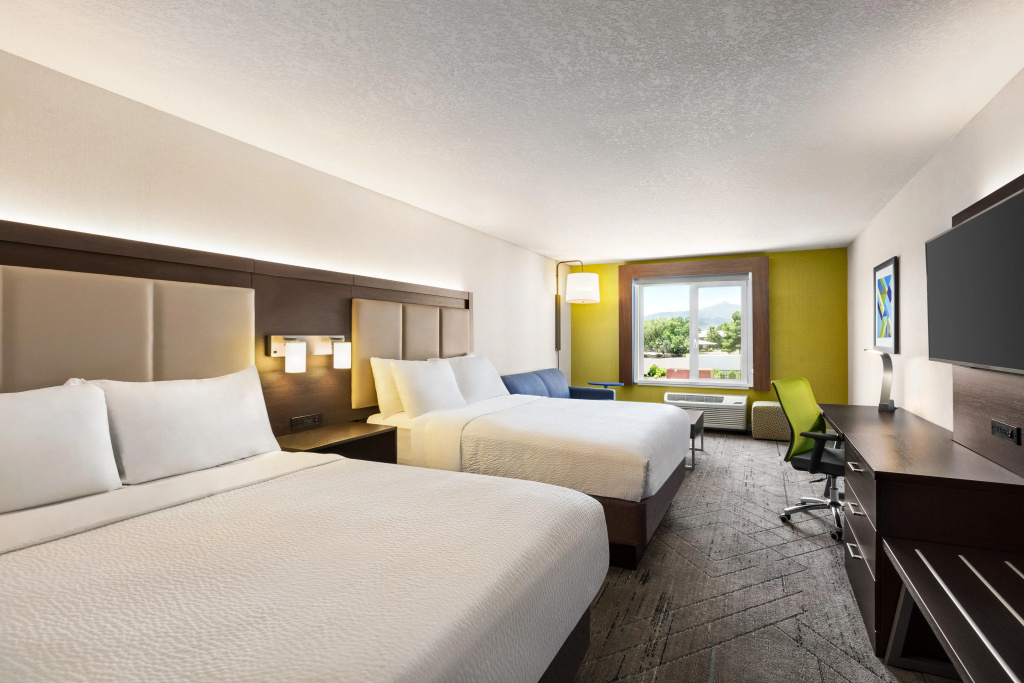 Holiday Inn Express & Suites - Redding by IHG