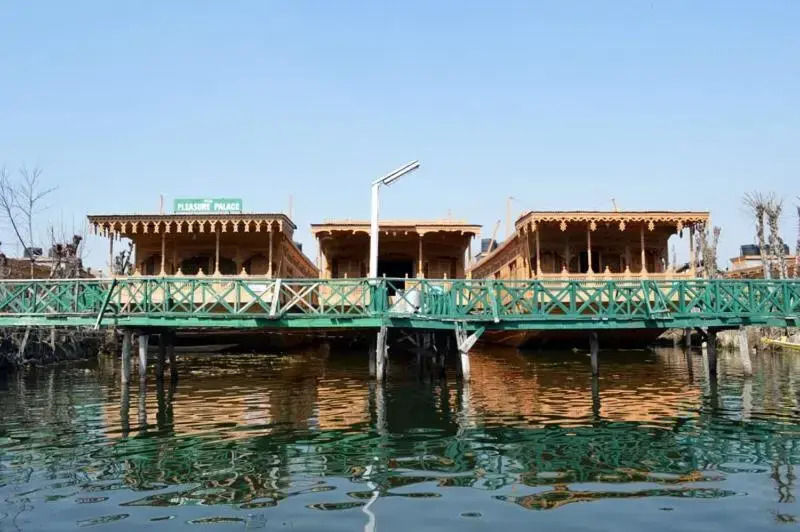 Alexandra Houseboats