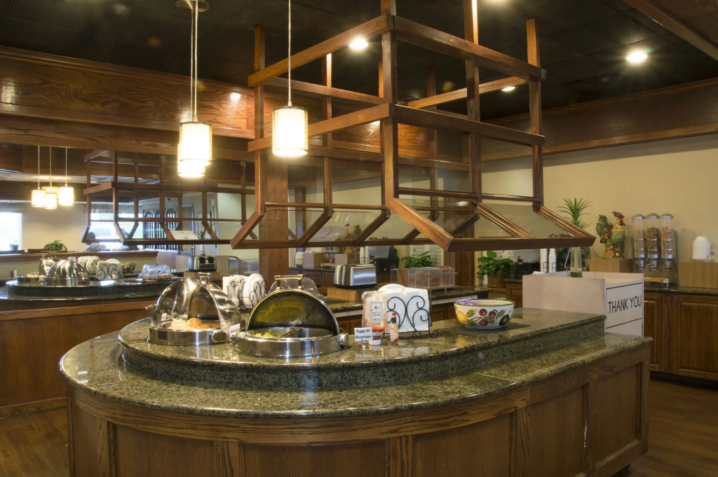 Lamplighter Inn & Suites - North