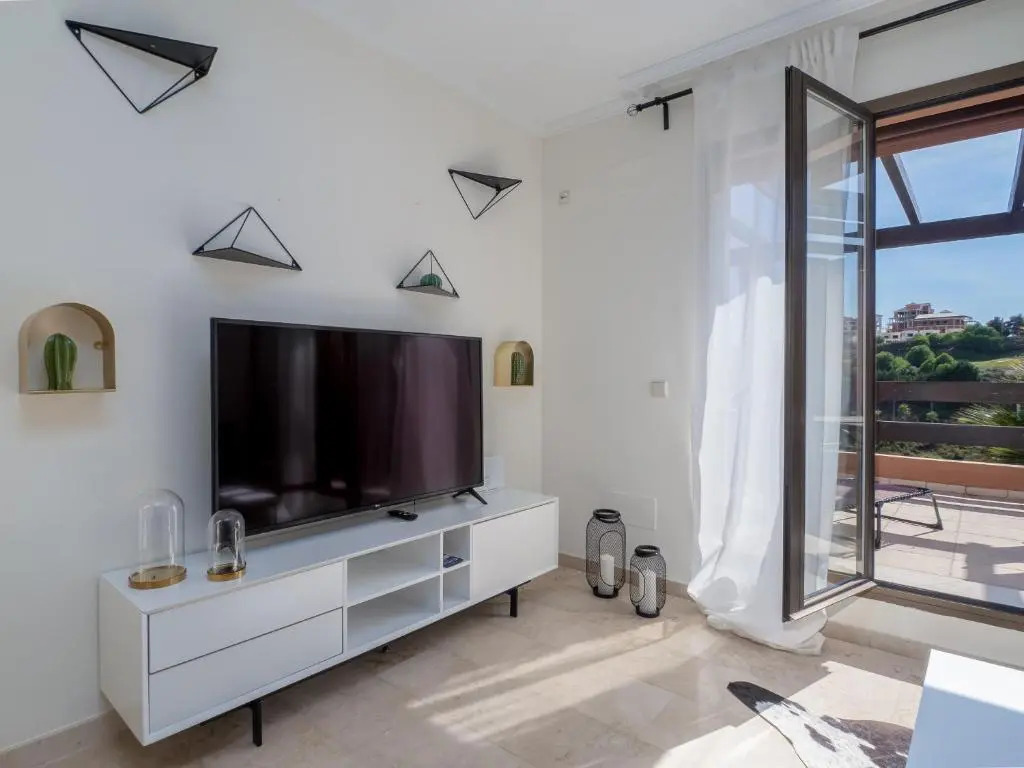2297 Superb 2 bedrooms with seaview