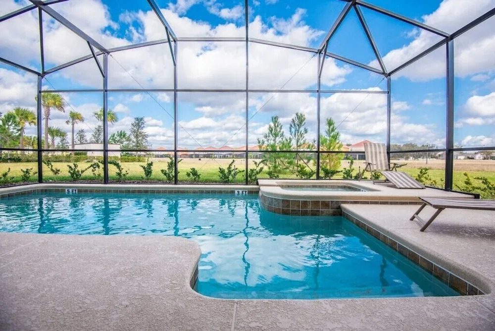 6 Bed Villa Games Pool Spa