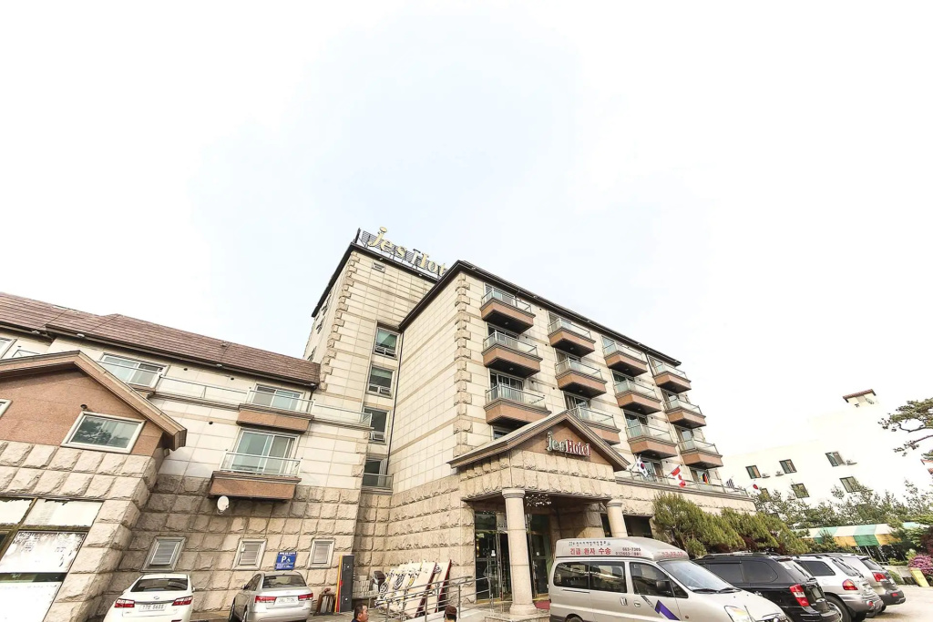 Jes Hot Spring Hotel