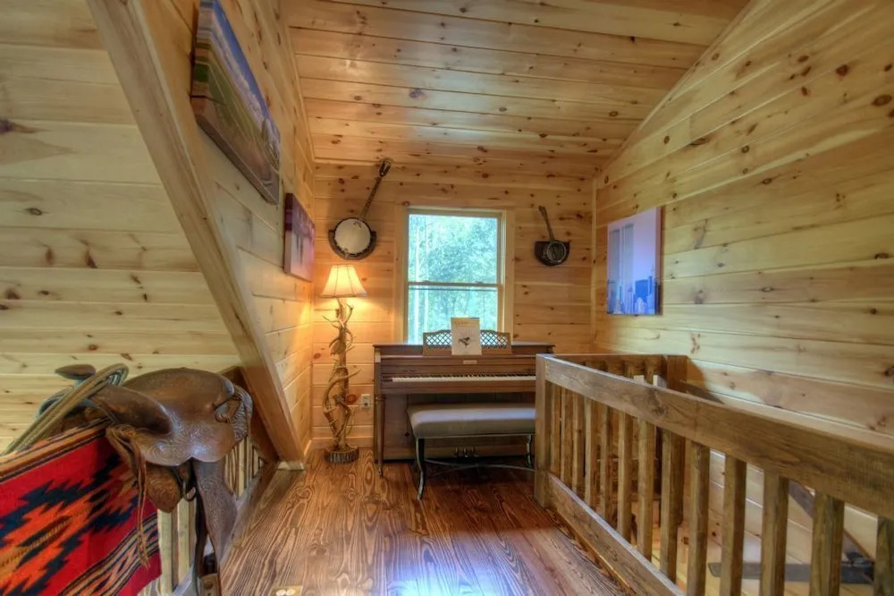Imani's Cabin - 3 Br Cabin