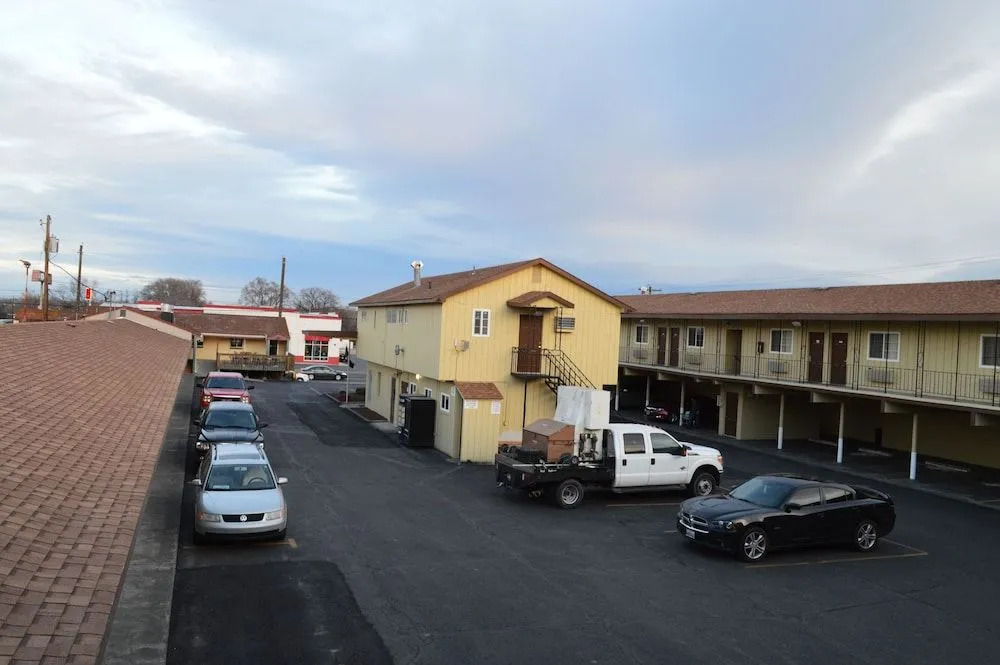 Economy Inn