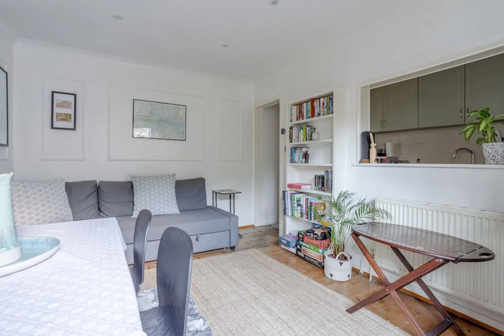 Charming 1 Bed Flat With Patio in Affluent Fulham