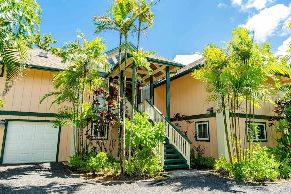 Makana Akua Haena 2 Bedroom Home by RedAwning