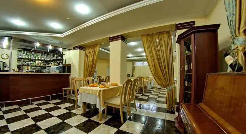Silk Road Lodge
