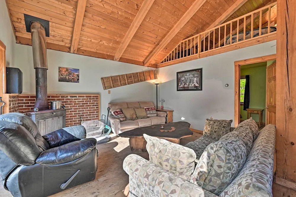 Remote Cabin w/ Fire Pit: 3 Miles to Stowe Mtn!
