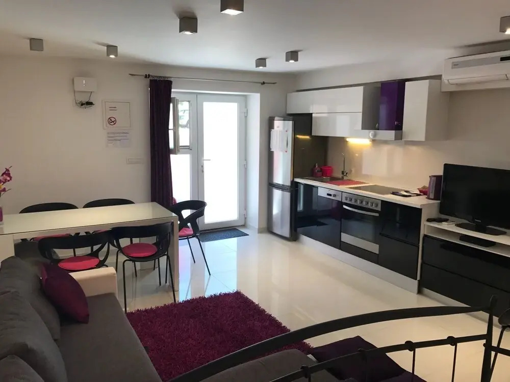 Bellus Studio Apartment