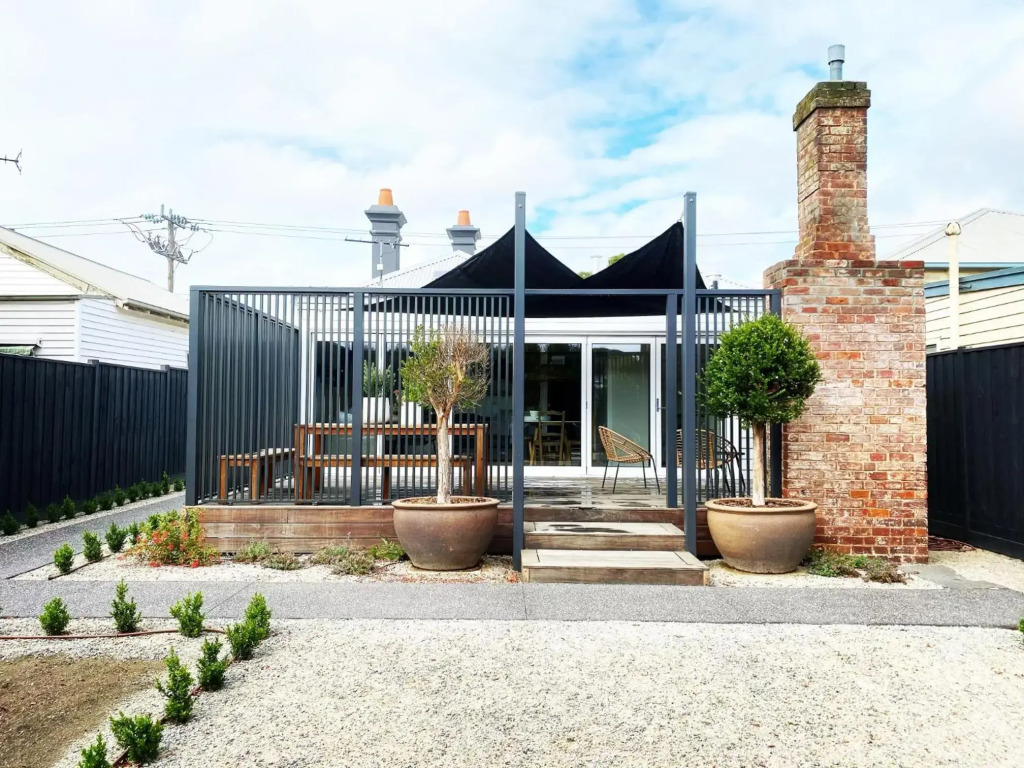 Saint Brides - Superior Boutique Accomodation - STEPS TO PAKINGTON STREET