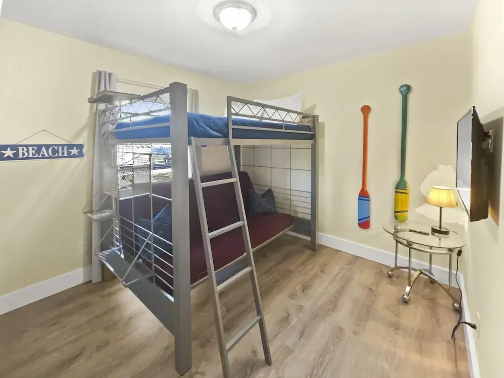 Wanna Go Back 3 Bedroom Home by RedAwning