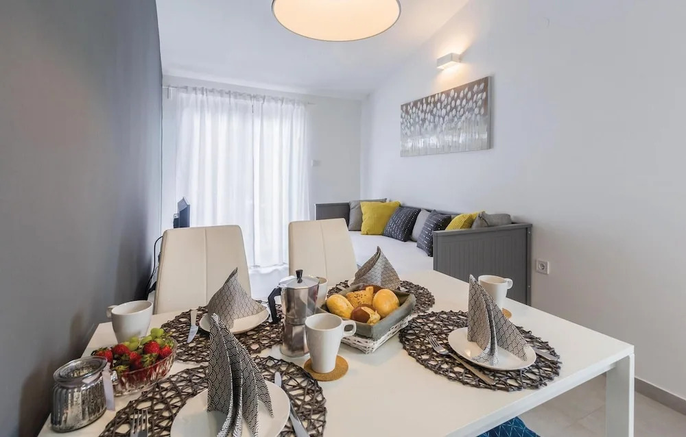 Awesome Apartment in Porec With 1 Bedrooms