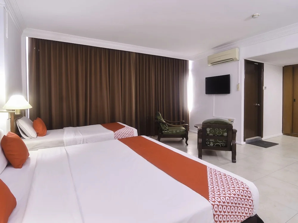 OYO 11342 Liwah Hotel