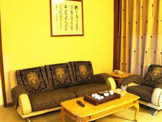 Gold  Deer  Hotel