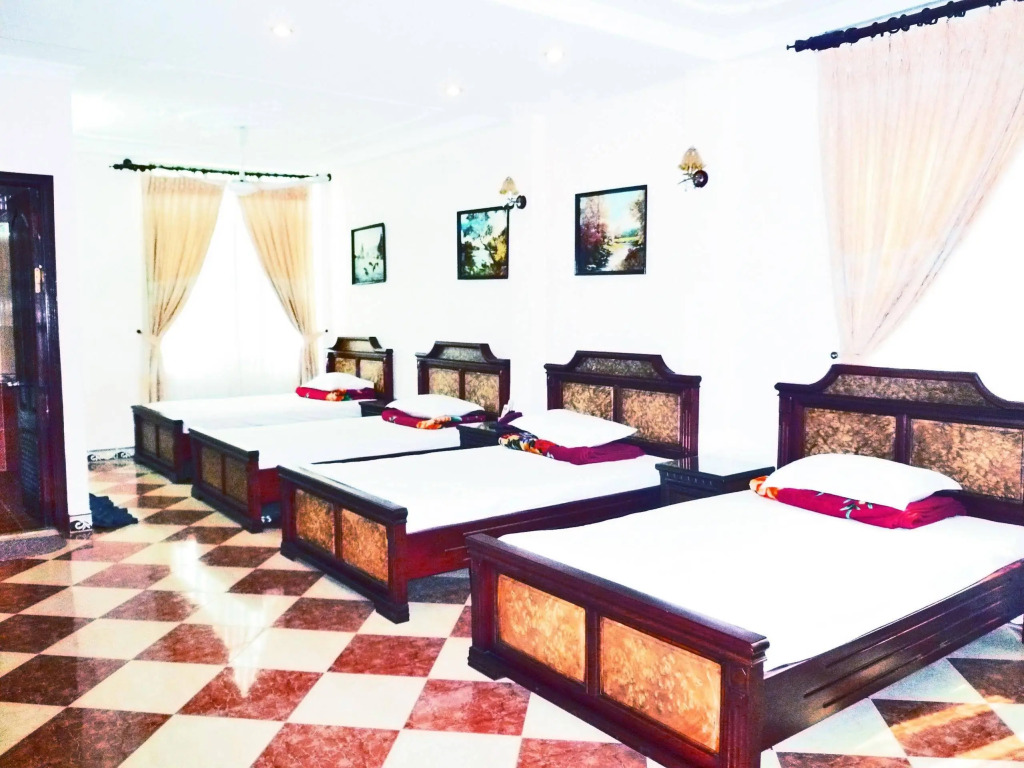 Que Huong Hotel