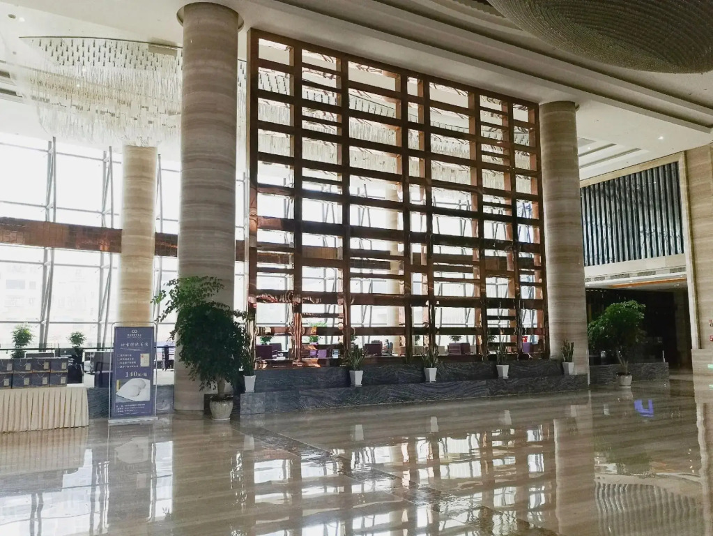 Hewitt Grand Hotel