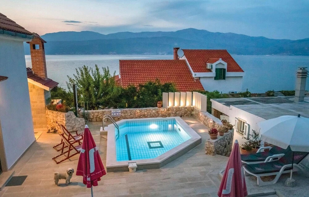 Amazing Home in Splitska With 3 Bedrooms, Wifi and Outdoor Swimming Pool