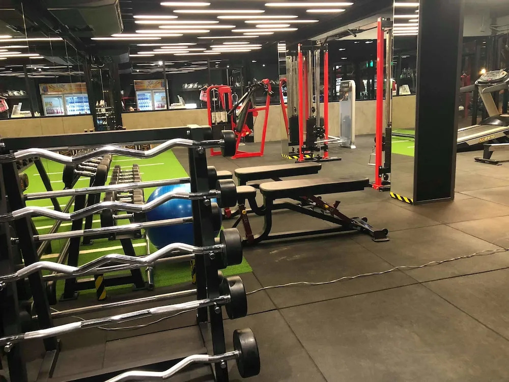 KruDam Gym Hostel
