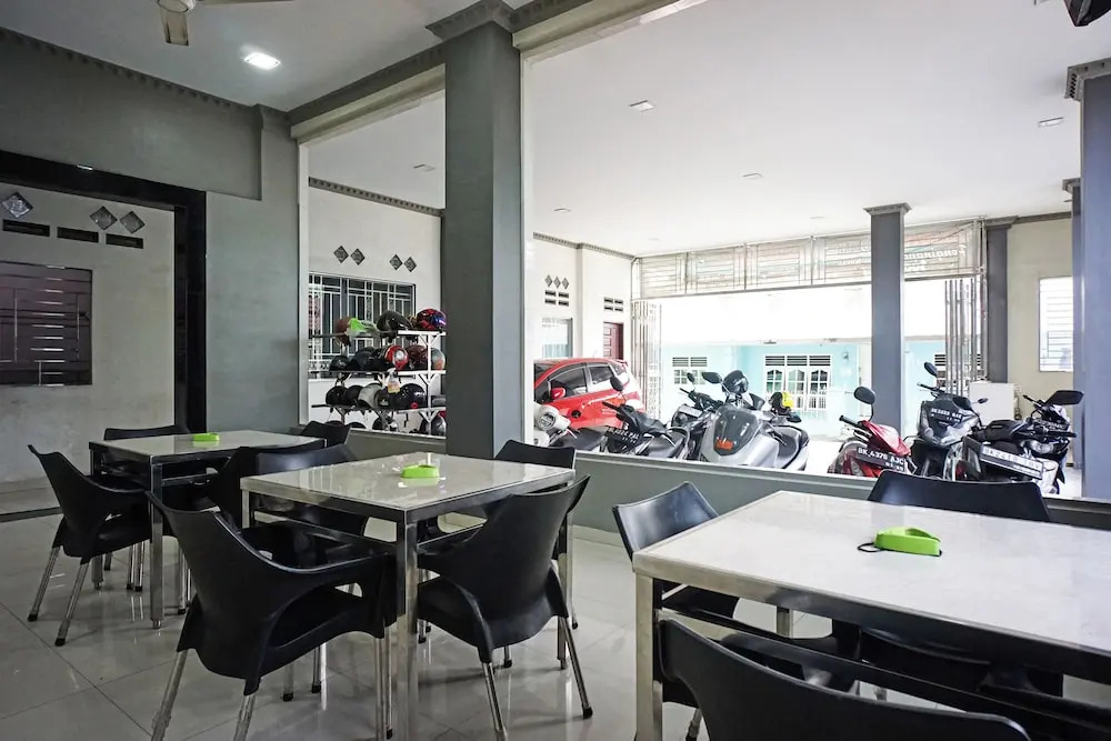 OYO 93355 Maestro Home Syariah