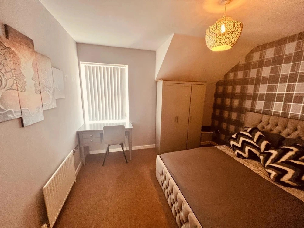 Middlesbrough Stylish Flat 2 Bedrooms & 2 Bathrooms & Private Parking-free Wifi