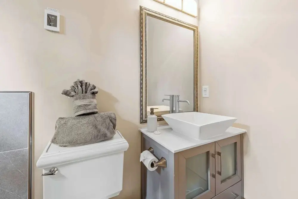 Tahoe City Retreat For 8!