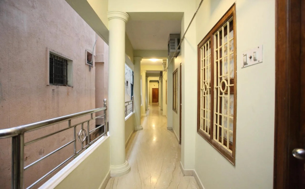 Hotel Sunshine Residency