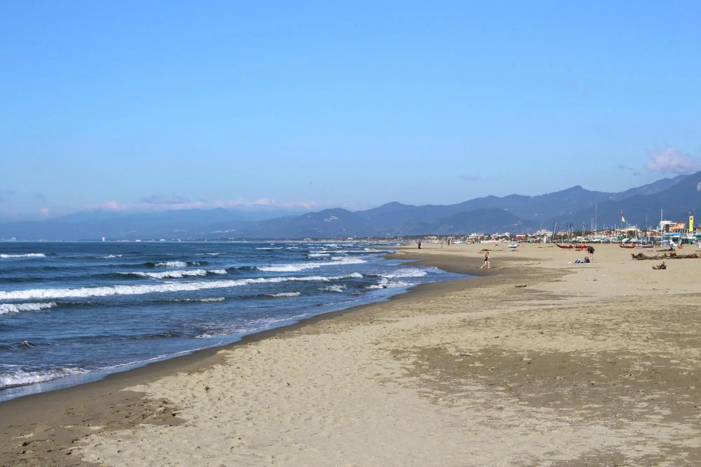 In Camaiore With 3 Bedrooms And 2 Bathrooms