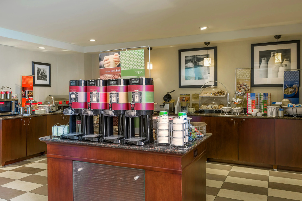 Hampton Inn and Suites Peoria at Grand Prairie