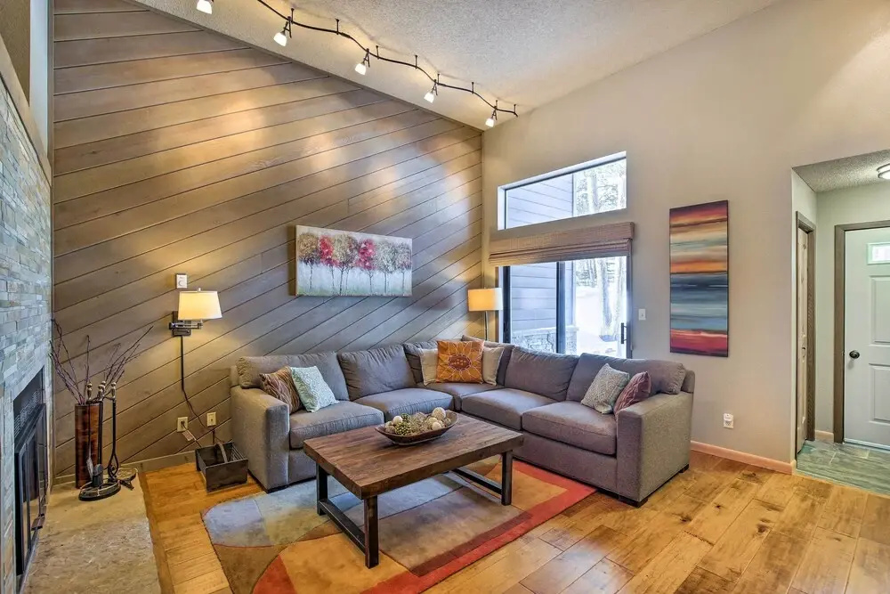 Park Place Deer Camp Condo: Ski-In, Walk To Main St, Lift