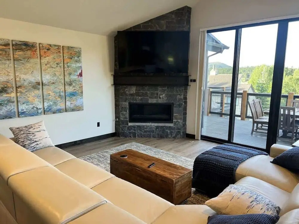 Lake & Mountain Views in Dillon! EV Charger