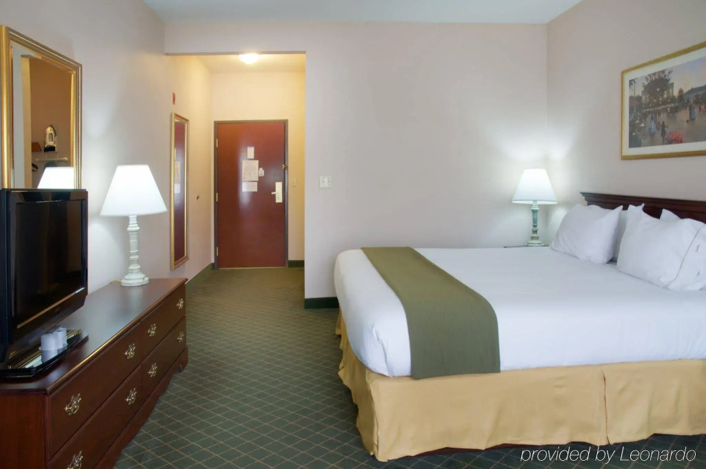 Holiday Inn Express Hotel & Suites Livingston by IHG