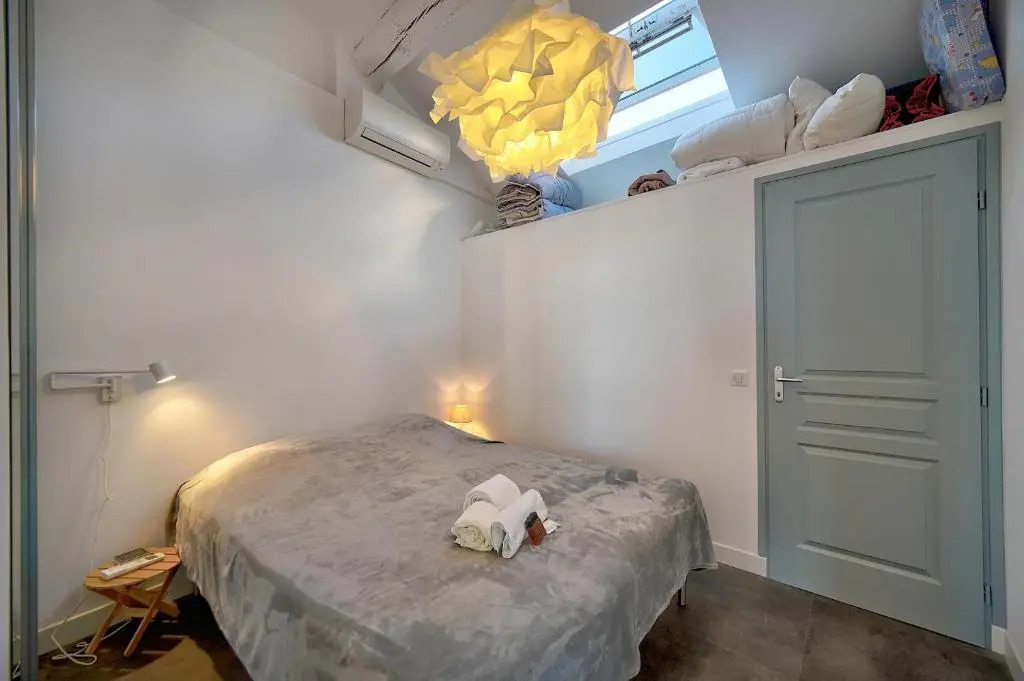 EXCEPTIONNEL 3 PIECES AVEC TERRASSE VUE SUR VIEUX PORT CENTRE VILLE l! A2B195