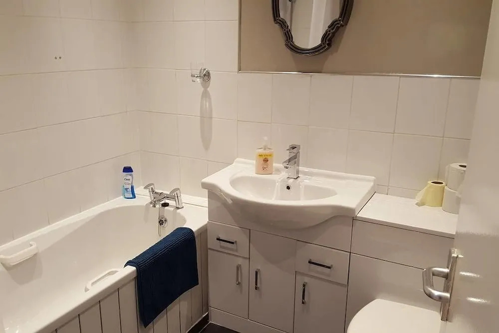 Dragon - Dumbarton Apartment 2 Bedroom Home