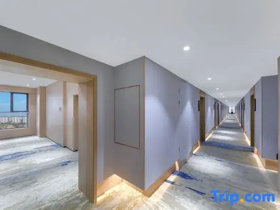 QIANNA HOTEL GLORIOUS (Zhoukou Chuanhui District High-speed Railway East Station Branch)