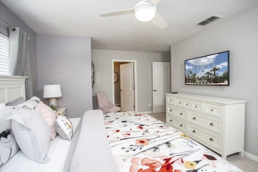 Tropical 5 Bedroom Home townhouse
