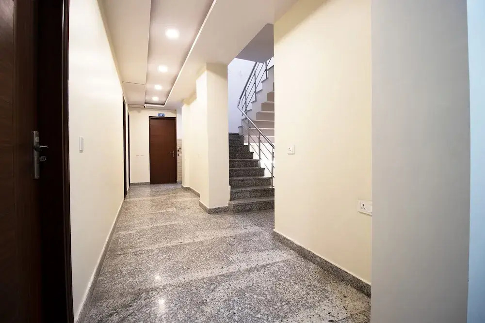 OYO 42732 Qlark Palace