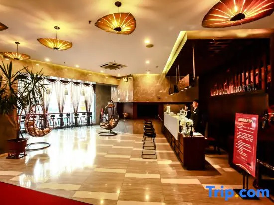 Regal Hotel (Jiamusi Railway Station Department Store)