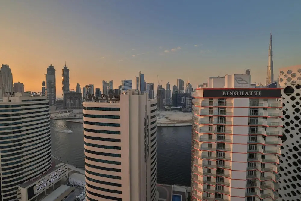 Luxe 1Bed Apt - Balcony & View