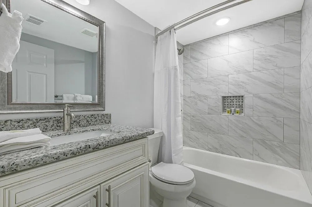 Spacious 5 Bedroom Near Magazine St & Uptown