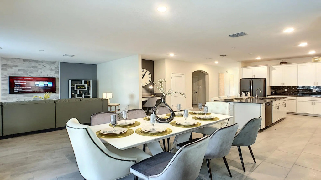 6BR Family Villa w Private Pool SPA Near Disney