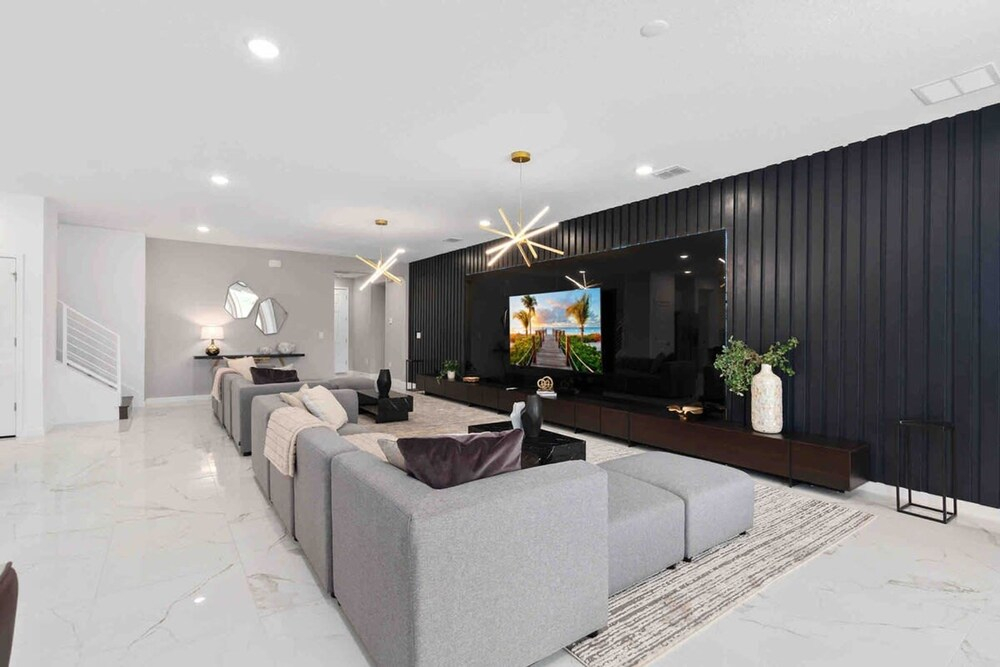 Super Fancy- 15bdr 17bas Huge 7 000sqft Home
