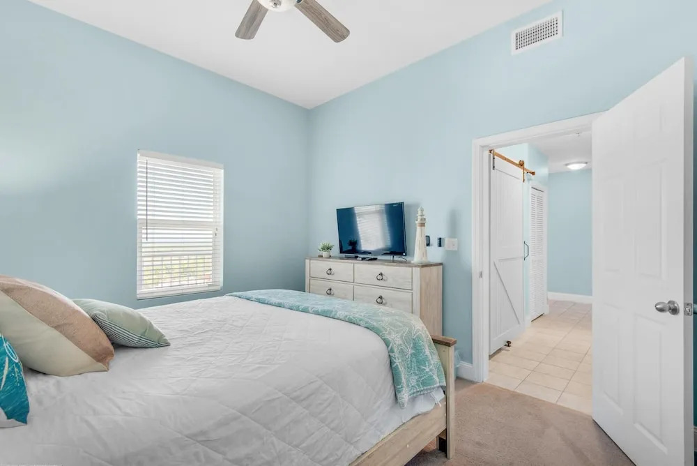 Laketown Wharf Penthouse 2026
