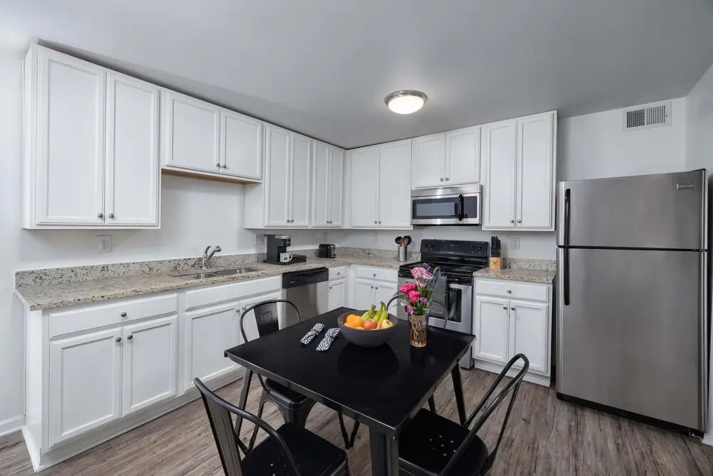 JURNY - Close to Music Row - 4 Bedroom Apartments