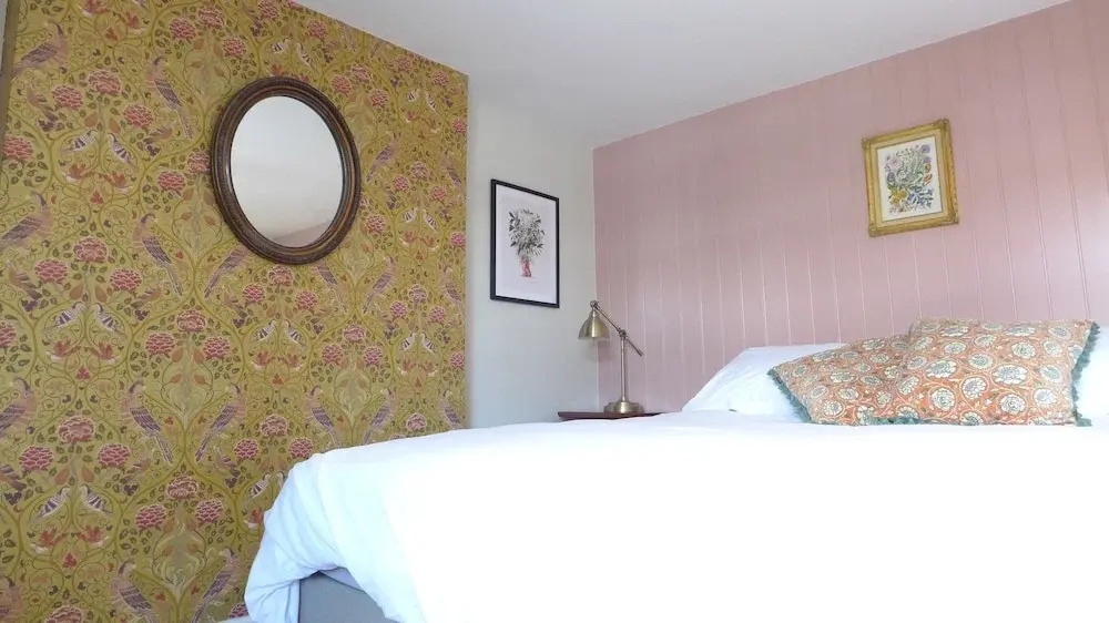Royal Oak Retreat 2-bed - Sleeps 6 & Pet Friendly