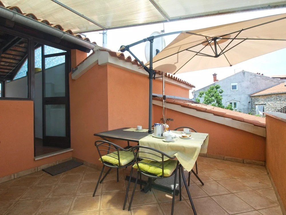 Apartment 64