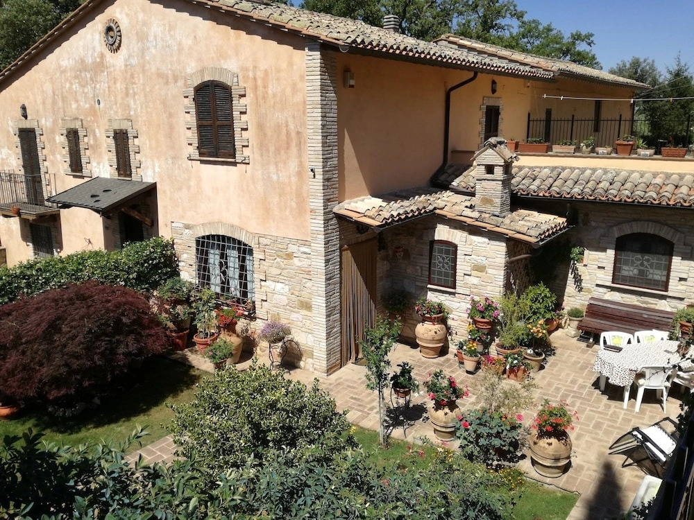 LAgrifoglio di Assisi Residenza di Campagna