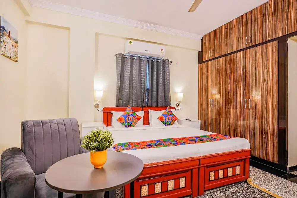 FabHotel Eminent Suites Banjara Hills - Nr LV Prasad EYE Institute
